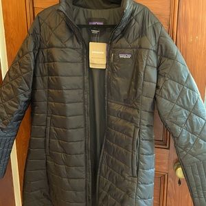 Brand new black Patagonia parka, size XL